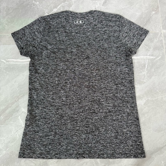 Women’s Under Armour Twist Tech Heat Gear V-Neck Short Sleeve Shirt Small - Picture 10 of 15
